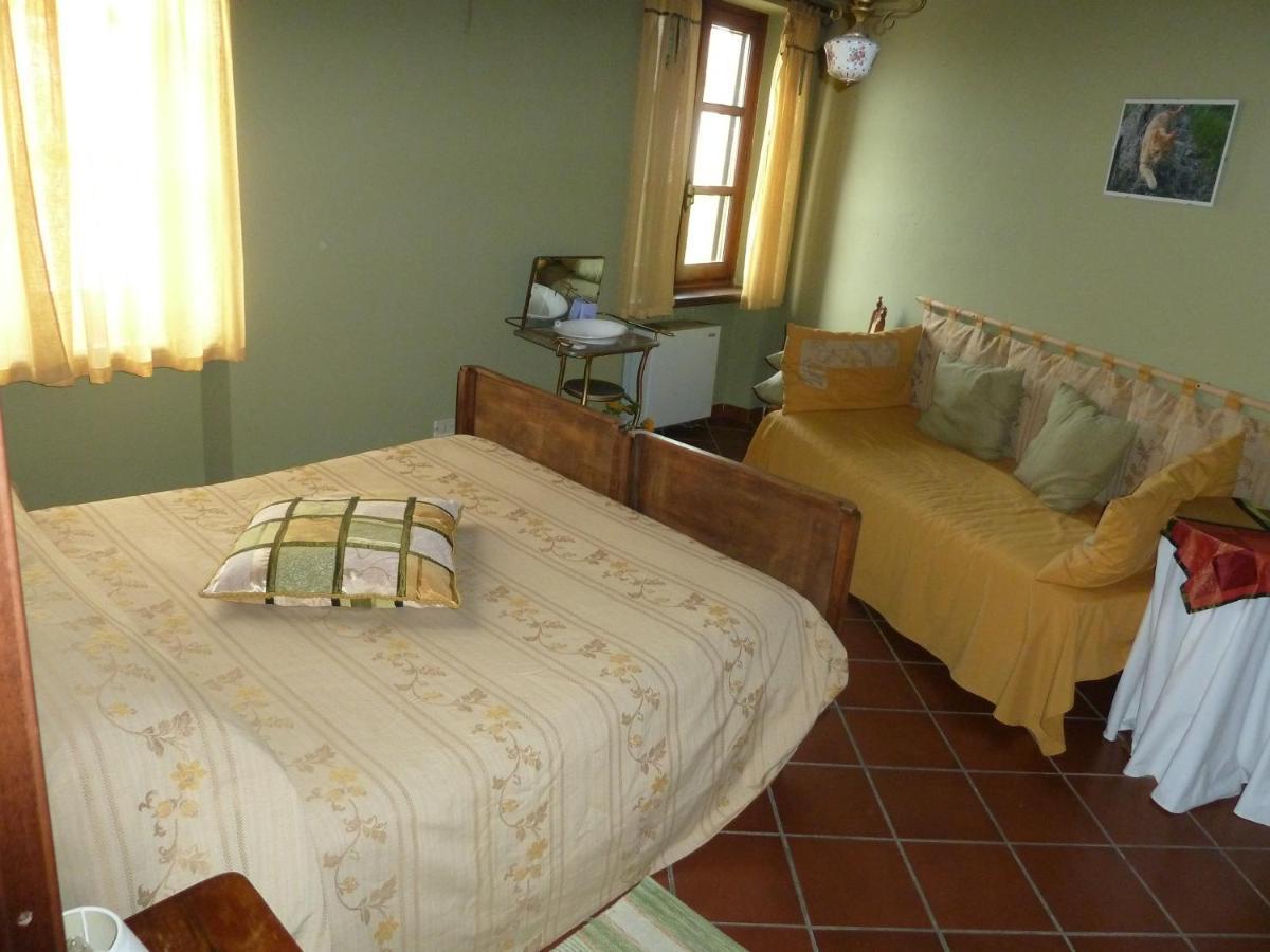 Agriturismo San Martino Castiglione Tinella Room photo